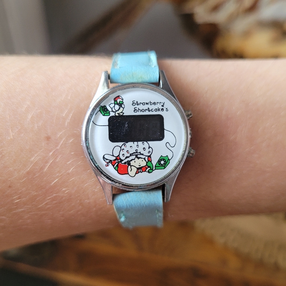 Digital Watch - Quartz Strawberry Shortcake 80's Watch